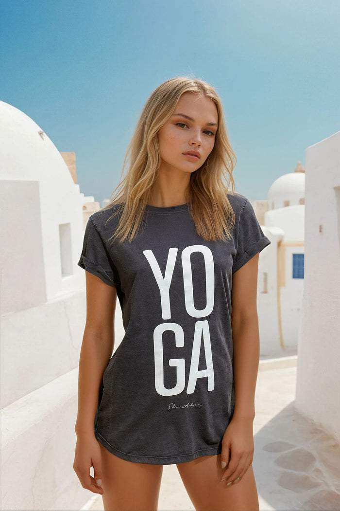T-Shirt Madame Yoga main image 0