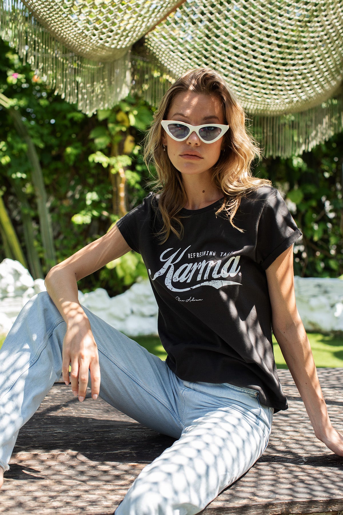 EDEN ASHRAM Karma Swish Organic Rolled Sleeve T-Shirt - Vintage Black